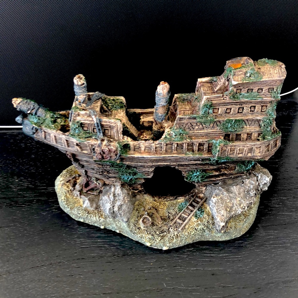 Fish Tank Ship Wreck